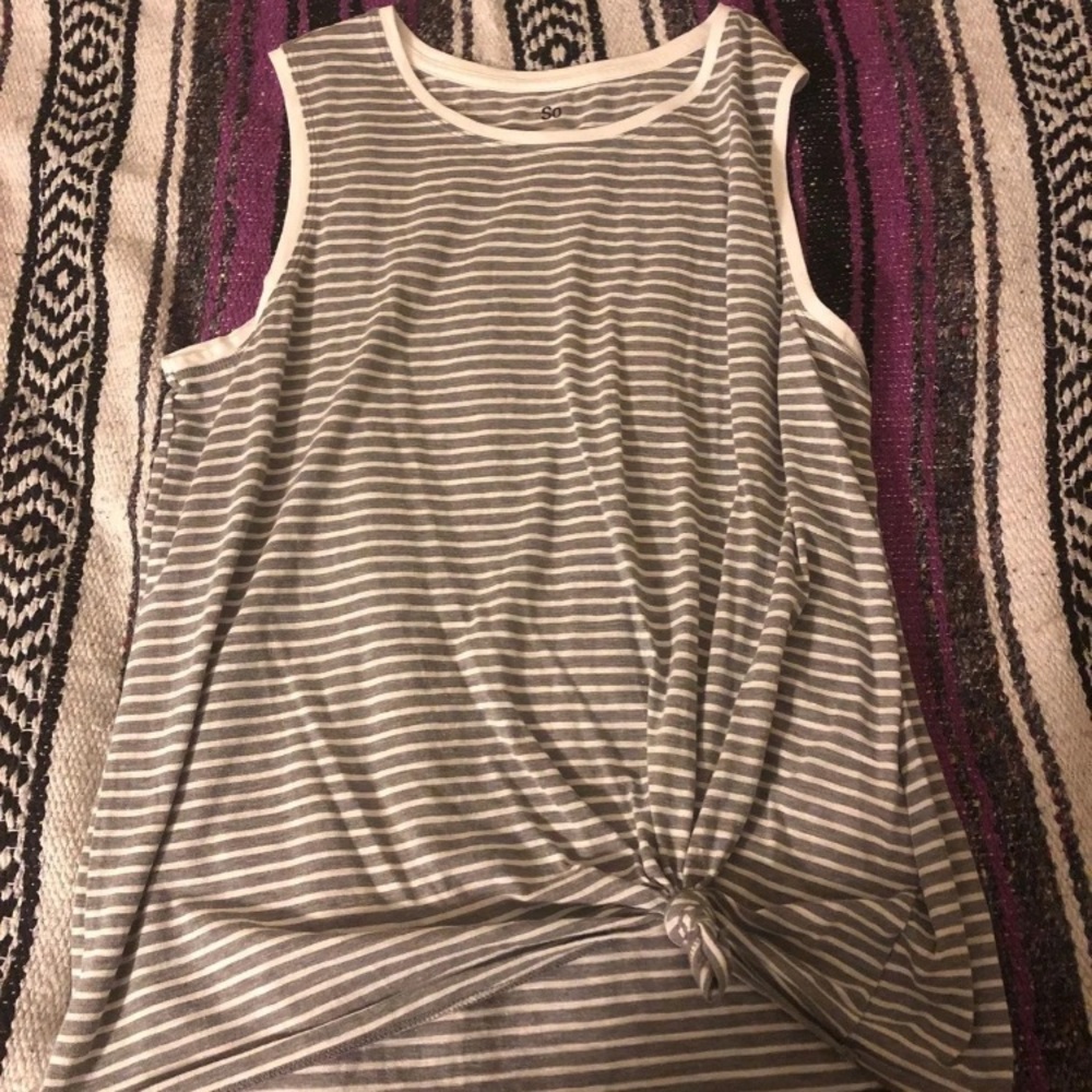 grey / white tank top